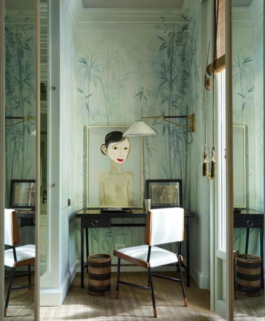 Un angolo studio che strizza l'occhio all'Oriente con la decorazione a rami di bambù di Pictlab 