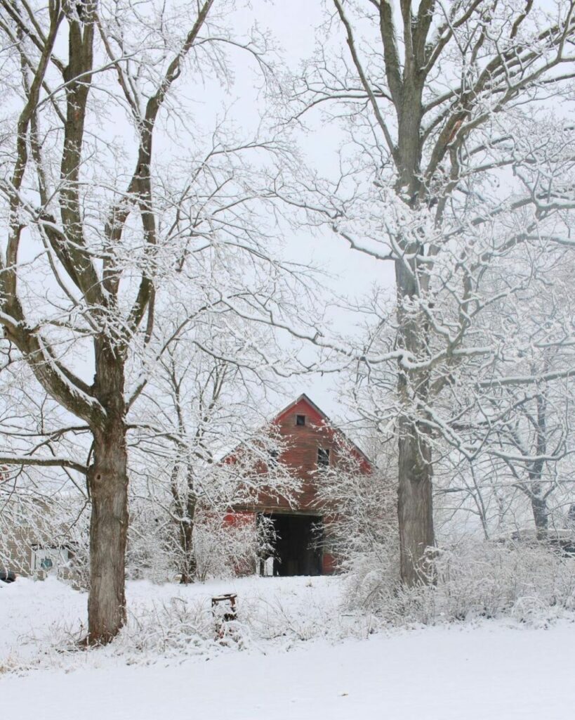 Un paesaggio innevato nella campagna del New England