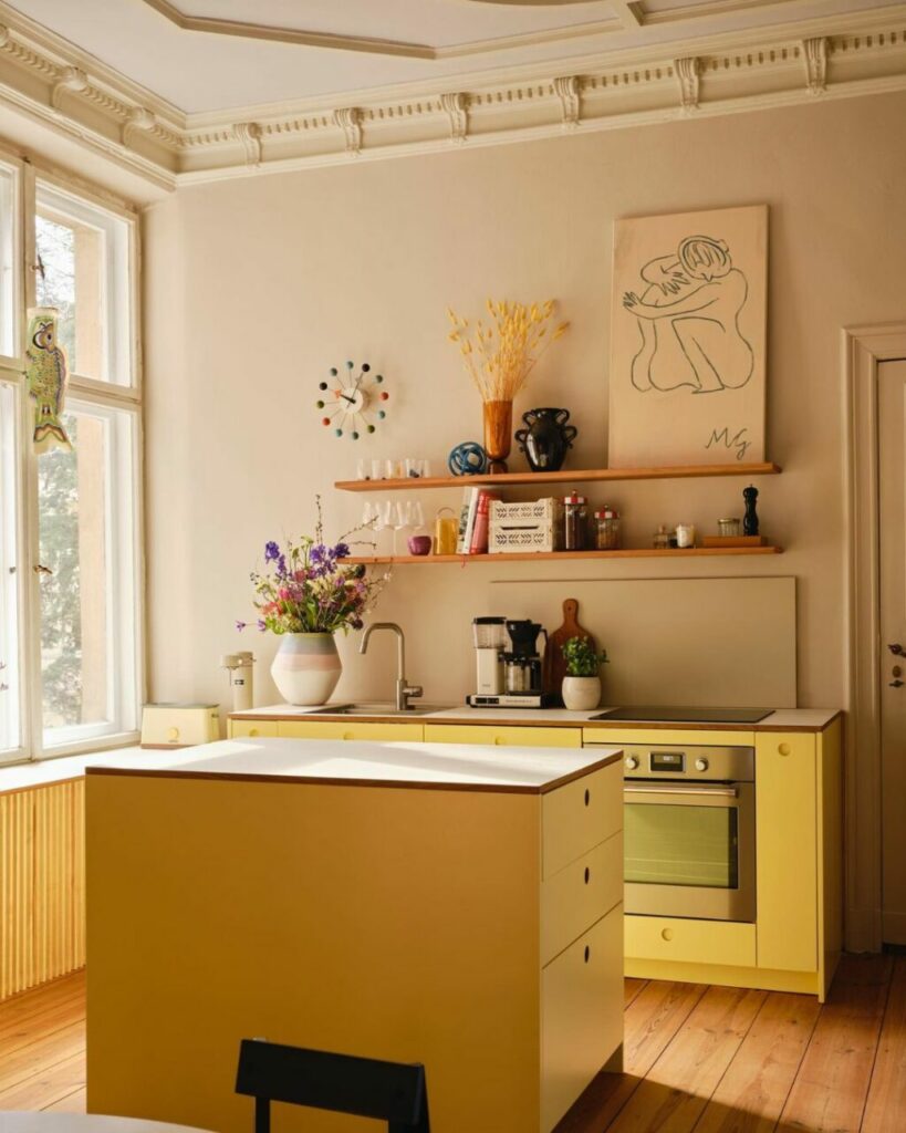 Una cucina monocromatica: 5 idee per rinnovare con il colore il cuore della casa