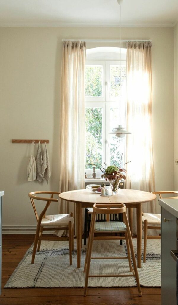 Un appartamento d'epoca tra dettagli vintage e stile scandinavo