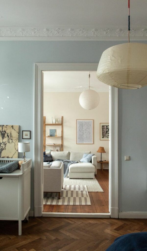 Un appartamento d'epoca tra dettagli vintage e stile scandinavo