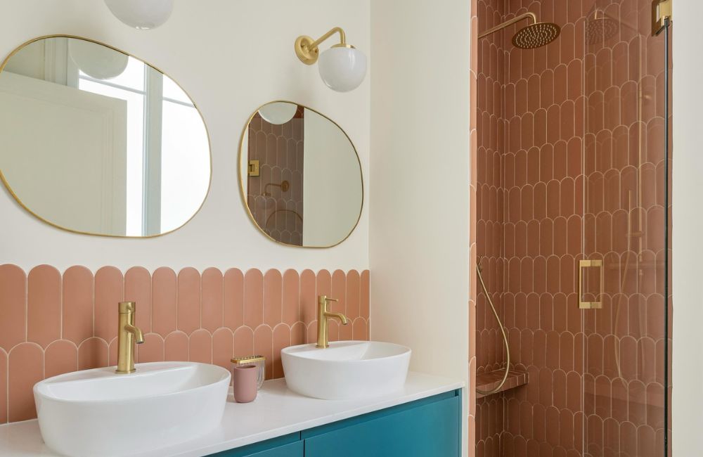 Una mini doccia raffinatissima e giocosa per il bagno delle bambini