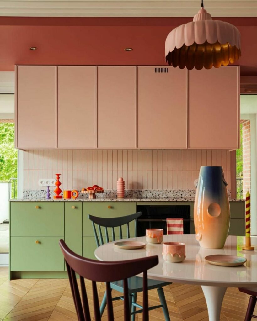 Un ambiente bicolor: 5 idee per vestire una stanza con un magnifico spezzato
