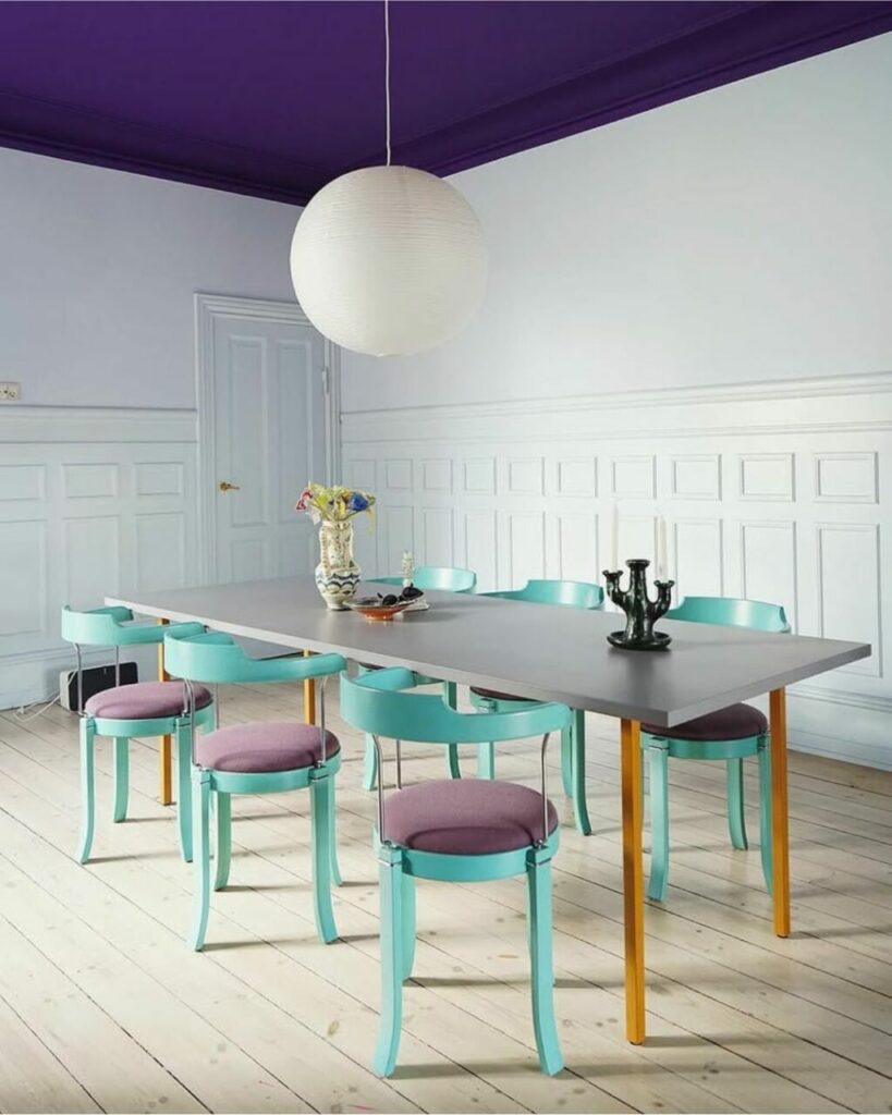 Ode al soffitto colorato: 5 idee per dimostrare la forza della quinta parete