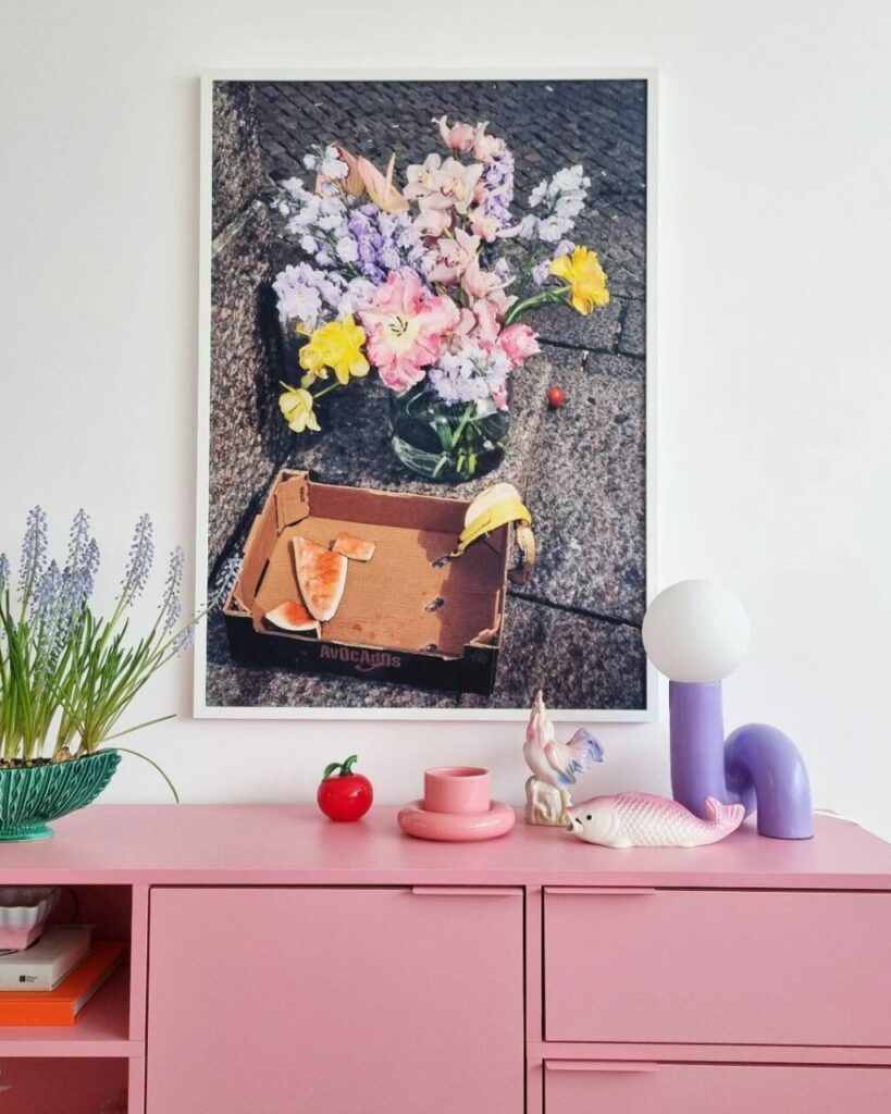Arredare un open space rinunciando al minimalismo è possibile. Lo dimostra questa spettacolare casa su 3 livelli