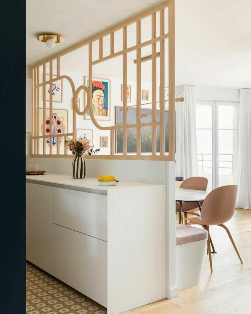 Una cucina aperta ma non troppo: 5 idee per un vitale spazio a vista con riserva