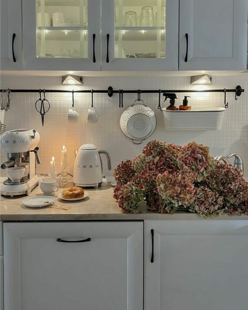 Un delizioso cottage moderno dal romantico stile nordico, a 17 chilometri da Sofia e ad anni luce dal minimalismo