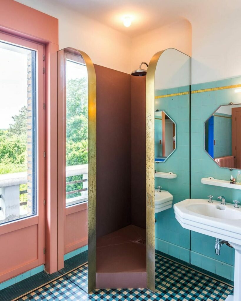 Specchio da bagno a tutta parete: 5 idee per creare un ambiente spettacolare