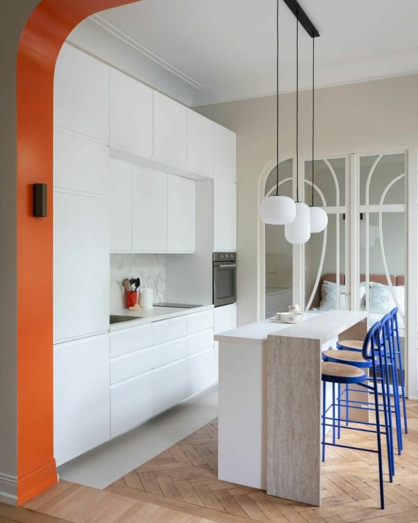 Cucina semi aperta: 5 idee per uno spazio vivace e funzionale