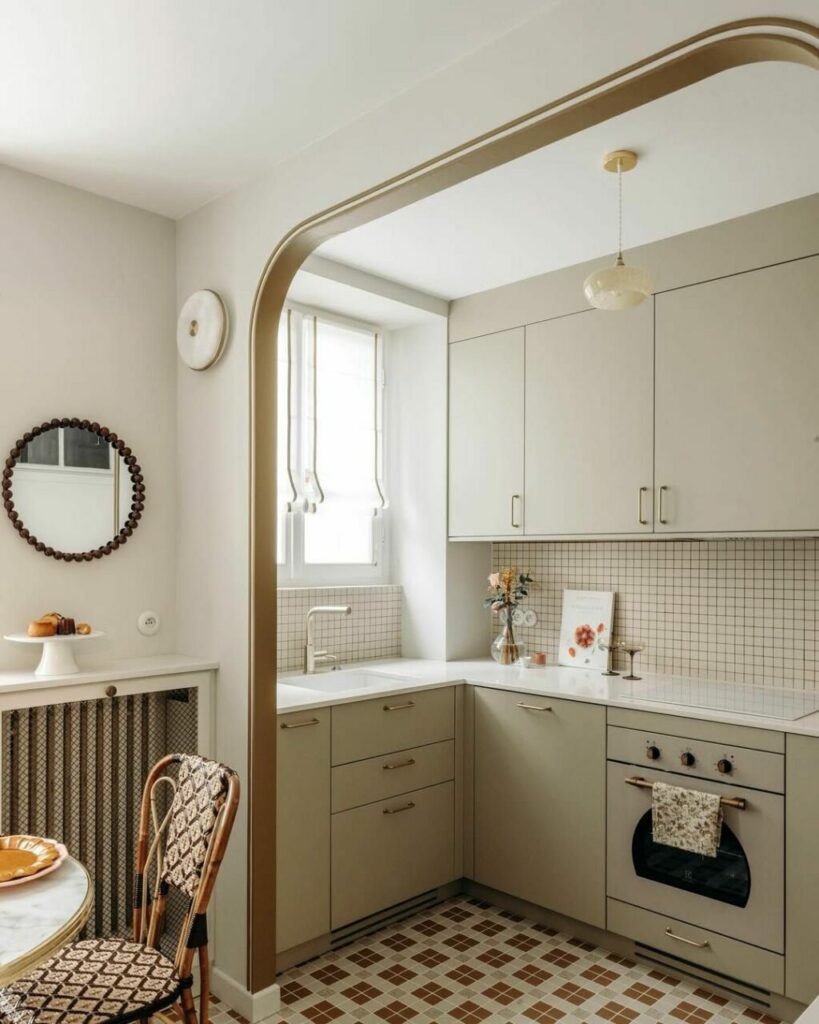 Cucina semi aperta: 5 idee per uno spazio vivace e funzionale