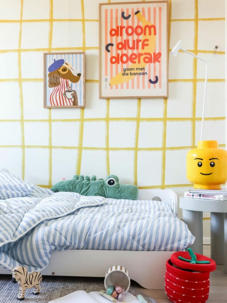 Dettagli di design giocosi e bene abbinati in una casa allegra e vitale
