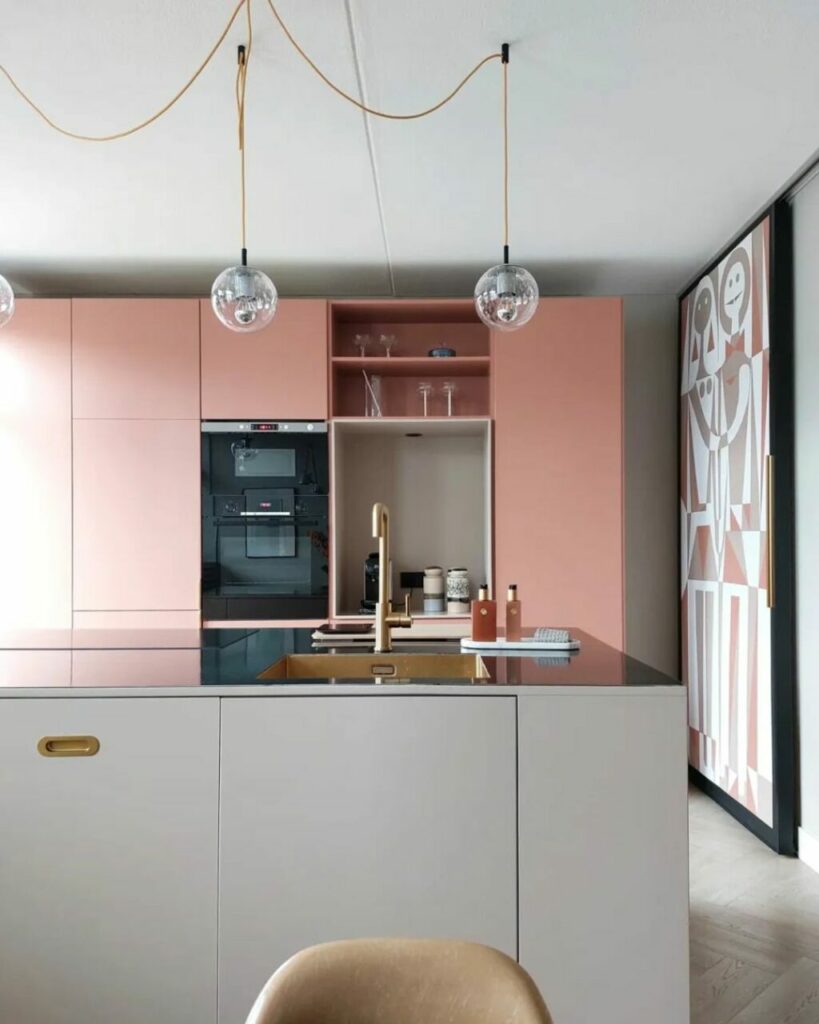 Pezzi vintage e di design anni 50-60 sono il magnifico bottino di una cacciatrice di tesori