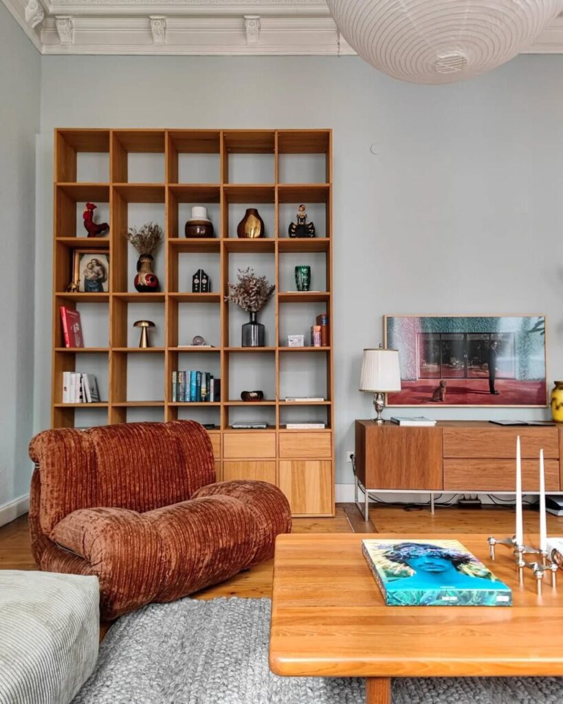 Una fenomenale casa d’epoca, tra pezzi moderni, anni Settanta e Mid-Century
