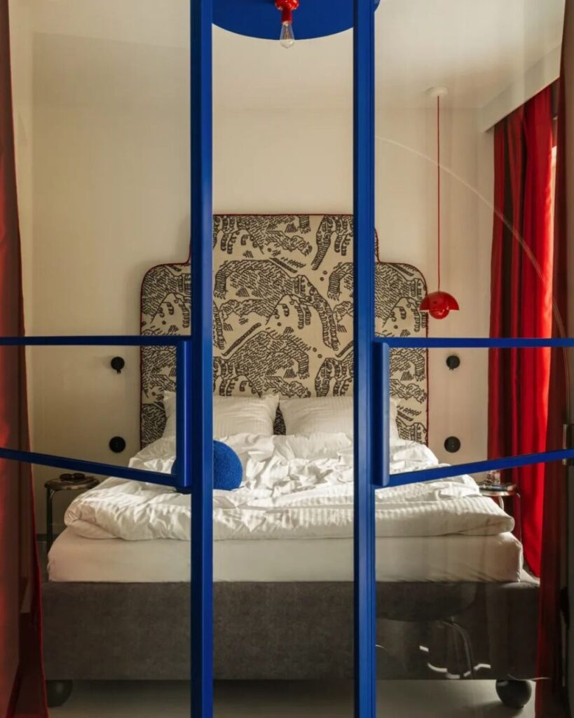 Magnifiche porte a vetri: 5 varianti di una soluzione versatile ed efficace