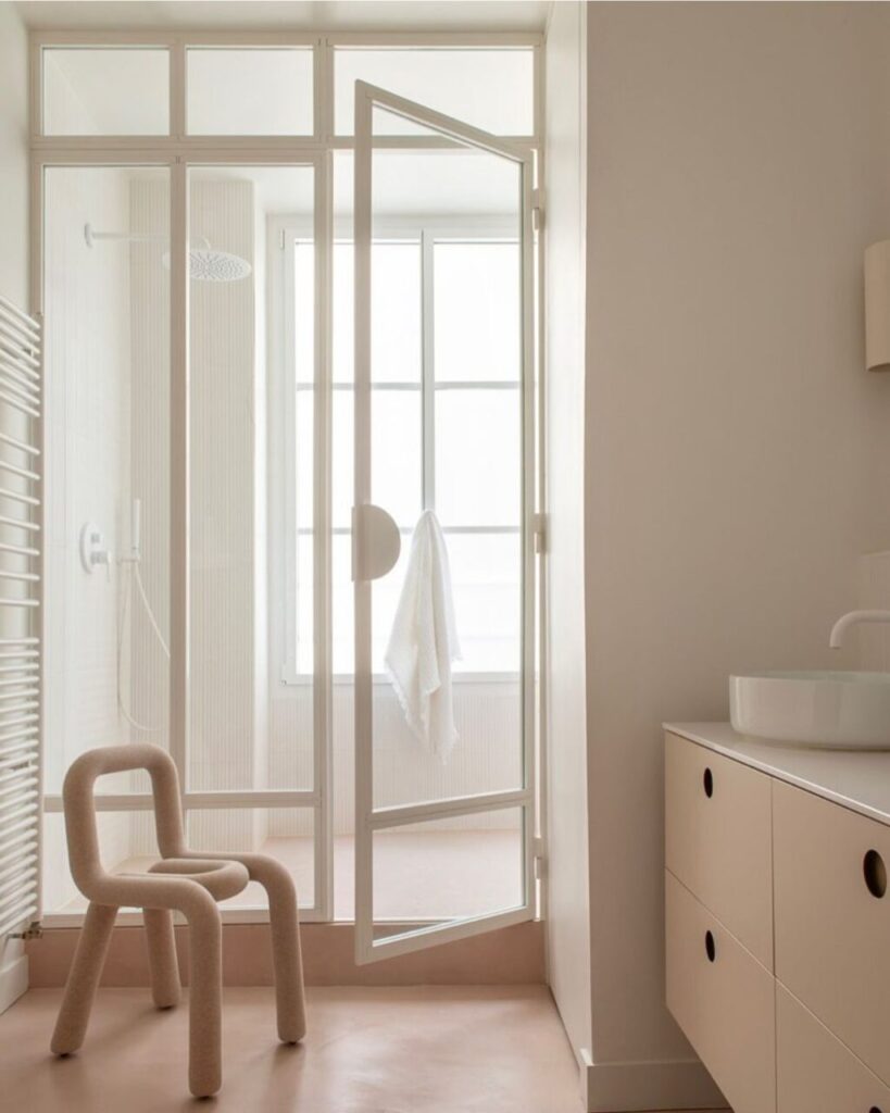 Magnifiche porte a vetri: 5 varianti di una soluzione versatile ed efficace