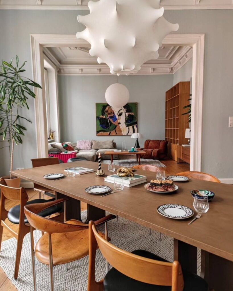 Una fenomenale casa d’epoca, tra pezzi moderni, anni Settanta e Mid-Century