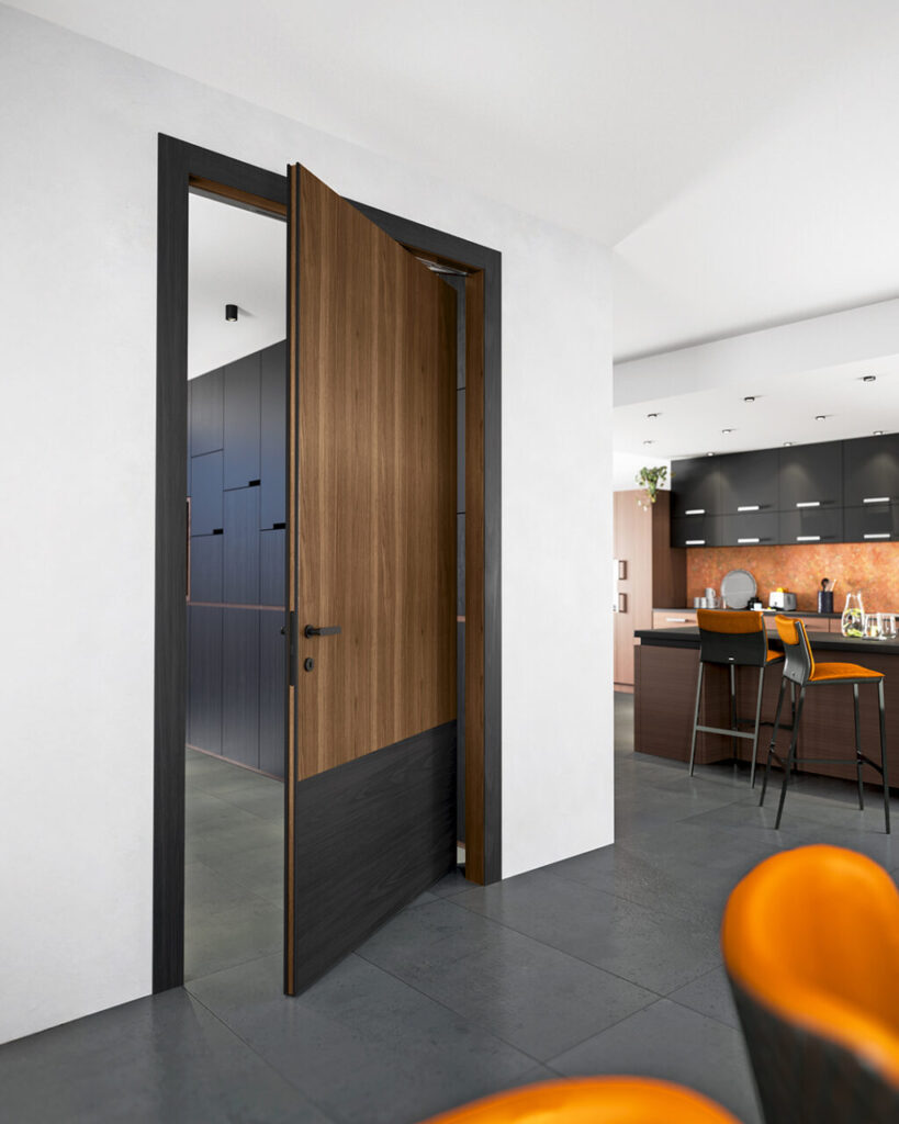 La brillante versatilità delle porte in tranciato precomposto