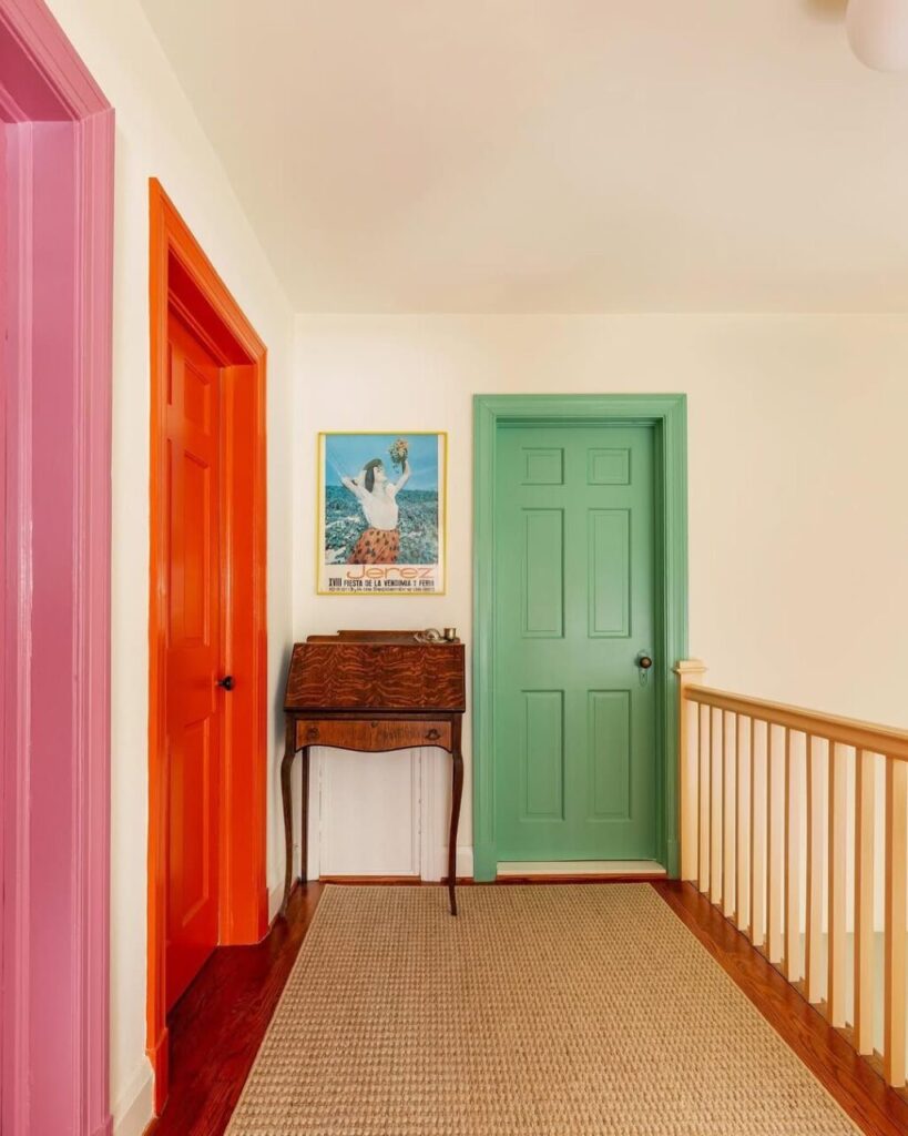 Porte interne colorate: 5 idee per aggiungere valore a un interno