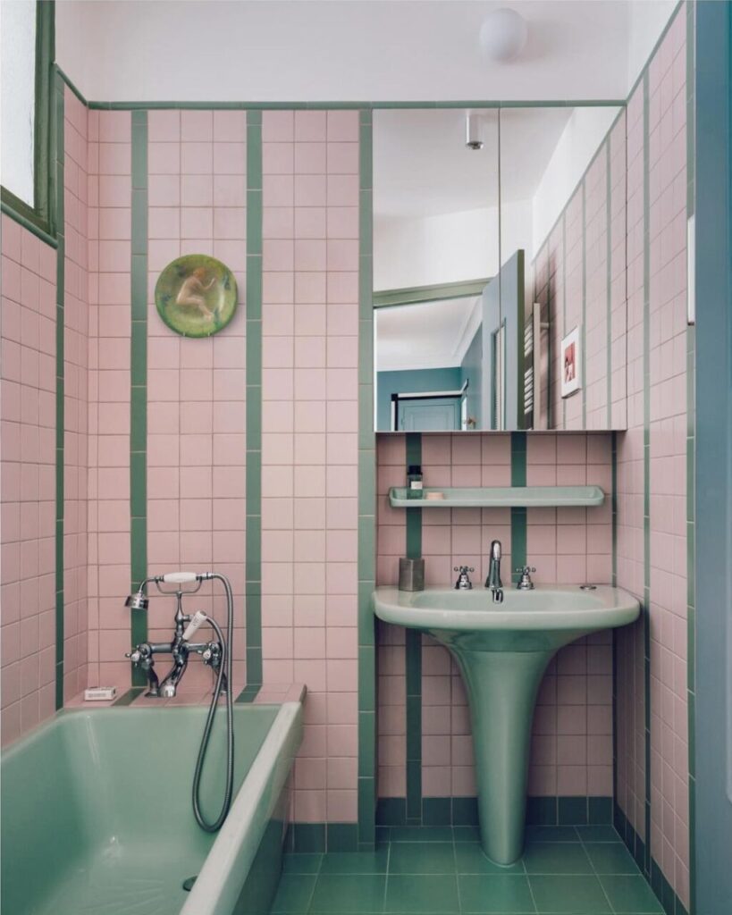 Un meraviglioso bagno bicolore: 5 idee per rivoluzionare lo spazio più intimo