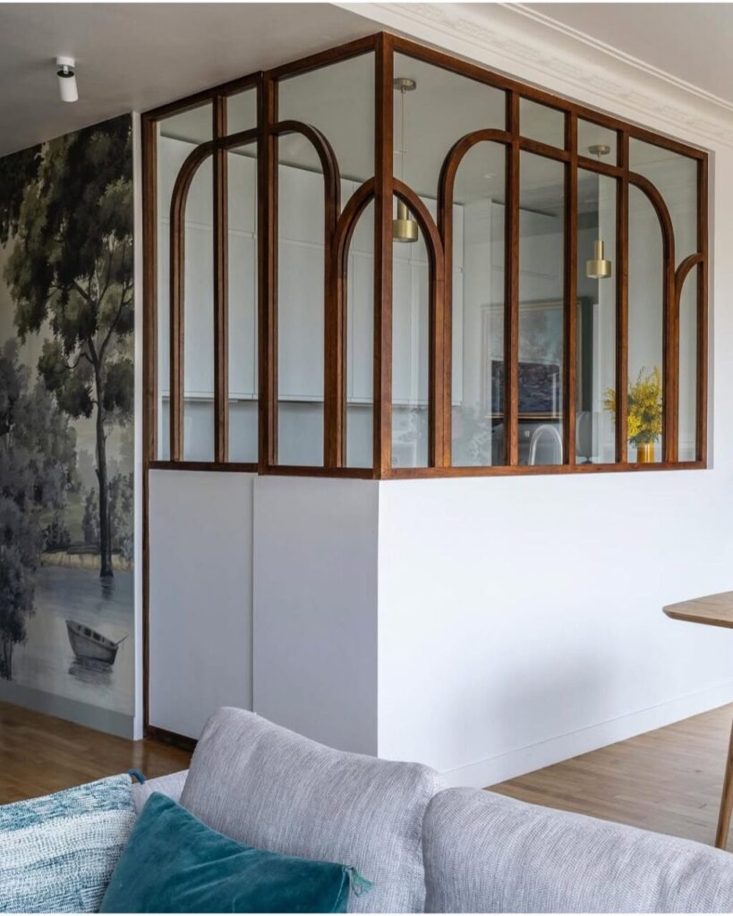 Una spettacolare stanza di vetro: 5 idee per creare spazio e regalare luce