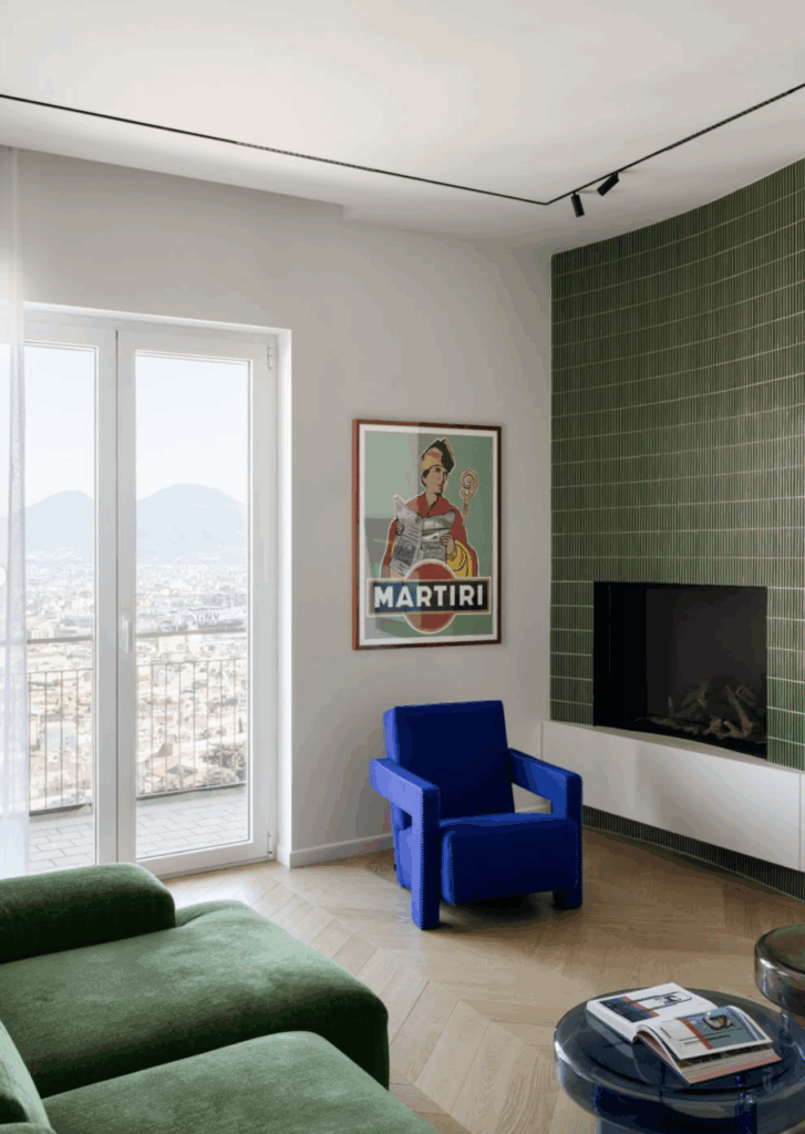 Arredamento su misura: 8 idee di interior design da copiare in un appartamento vista Golfo di Napoli
