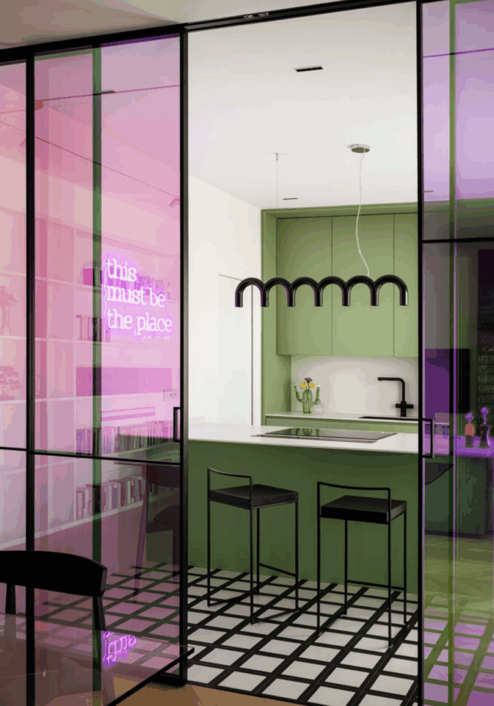 Arredamento su misura: 8 idee di interior design da copiare in un appartamento vista Golfo di Napoli