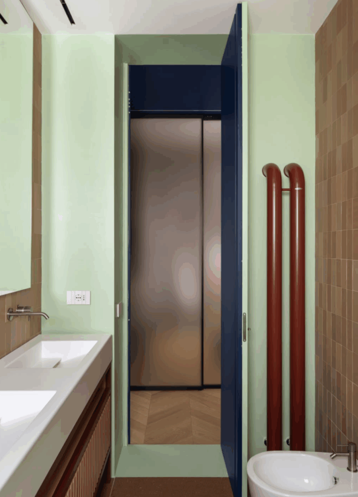 Arredamento su misura: 8 idee di interior design da copiare in un appartamento vista Golfo di Napoli